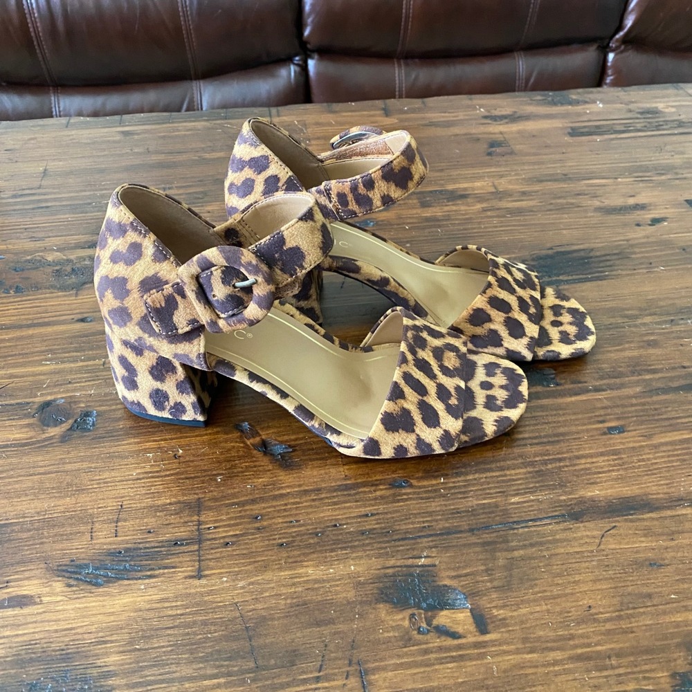 Vionic Chardonnay Leopard Print Block Heel Sandals Brown Tan Black Size 6.5
